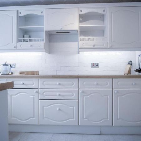 Captains Walk - 4 Bedroom Apartment - Saundersfoot Buitenkant foto